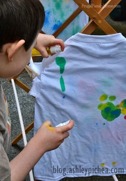 T-Shirt Painting with Spray Bottles | a Summer Bucket List Idea on ashleypichea.com