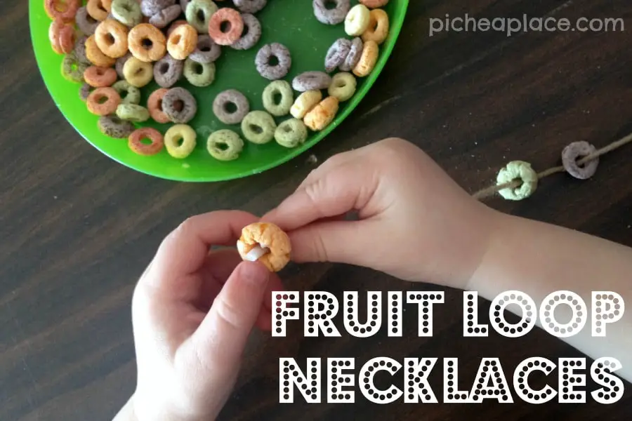 Fruit Loop Necklaces | an easy and fun to do a cereal-themed project for toddlers and preschoolers