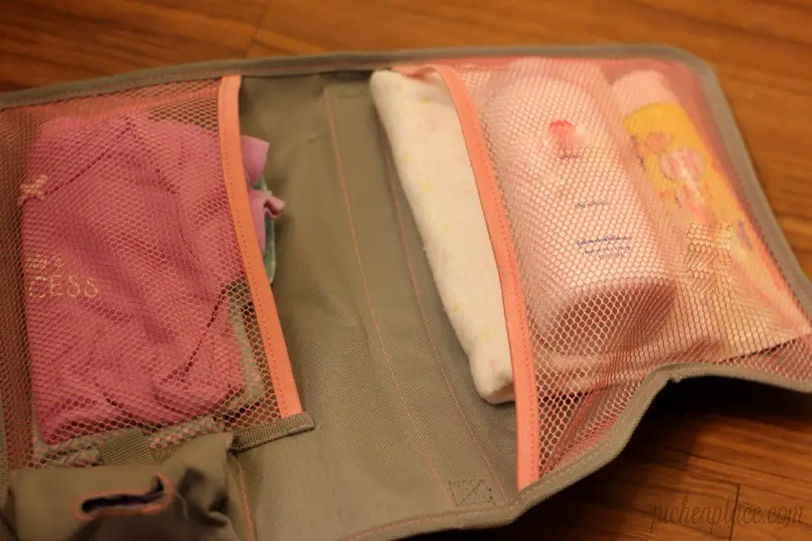 Moms on-the-go know the importance of being prepared for ANYTHING, and that includes diaper changes in the car. Check out this easy tutorial for putting together a diaper changing station for your car, and always be prepared!