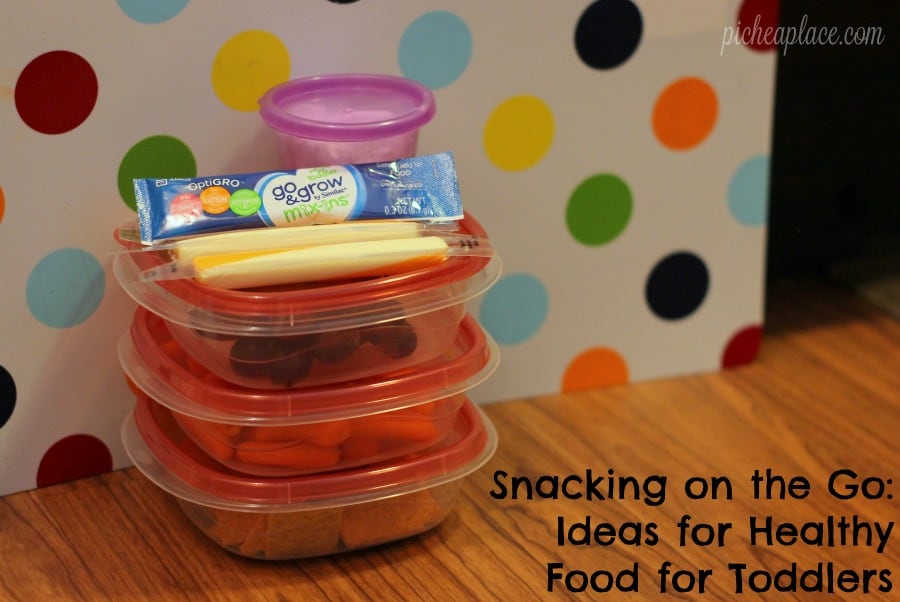 I've found that being proactive and planning ahead helps us to snack healthy on the go, and today I'm sharing a few ideas of healthy food for toddlers that are perfect for grabbing on your way out the door, helping to keep your toddler eating healthy all summer long! | Snacking on the Go: Ideas for Healthy Food for Toddlers