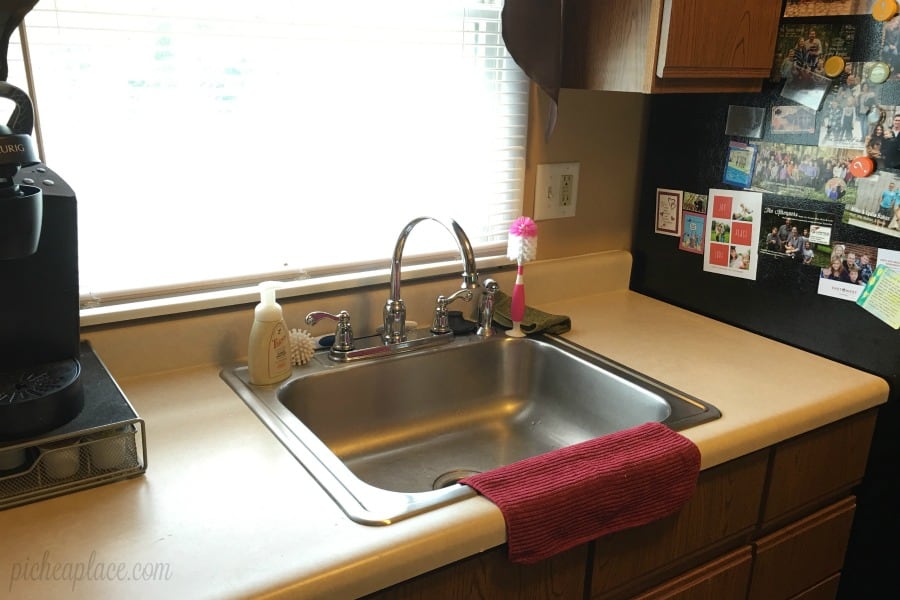 empty sink and counter