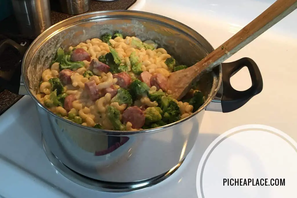 Skillet Macaroni and Cheese Recipe (with smoked sausage and broccoli)