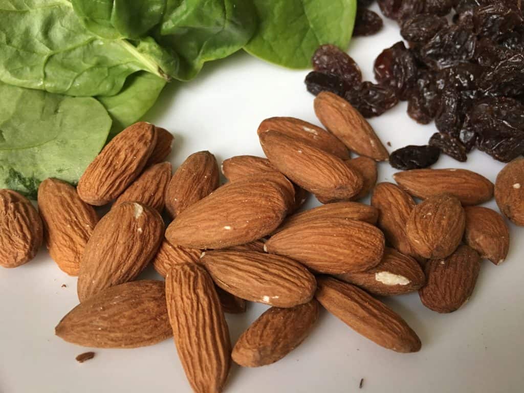 almonds are a great healthy food choice for better nutrition during pregnancy