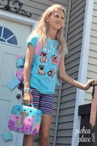 Don't let the first day of school sneak up on you. Be ready to be a smash hit the first day of school with these 8 back to school tips for tween girls!