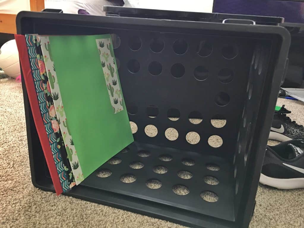 Set your student up for success with a portable DIY homework station for tweens and teens that will help them get and stay organized this school year!