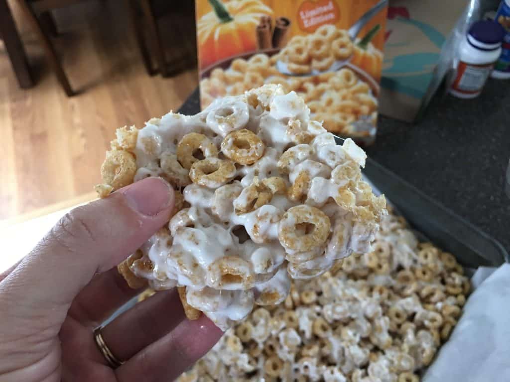 Pumpkin Cereal Bars: Enjoy